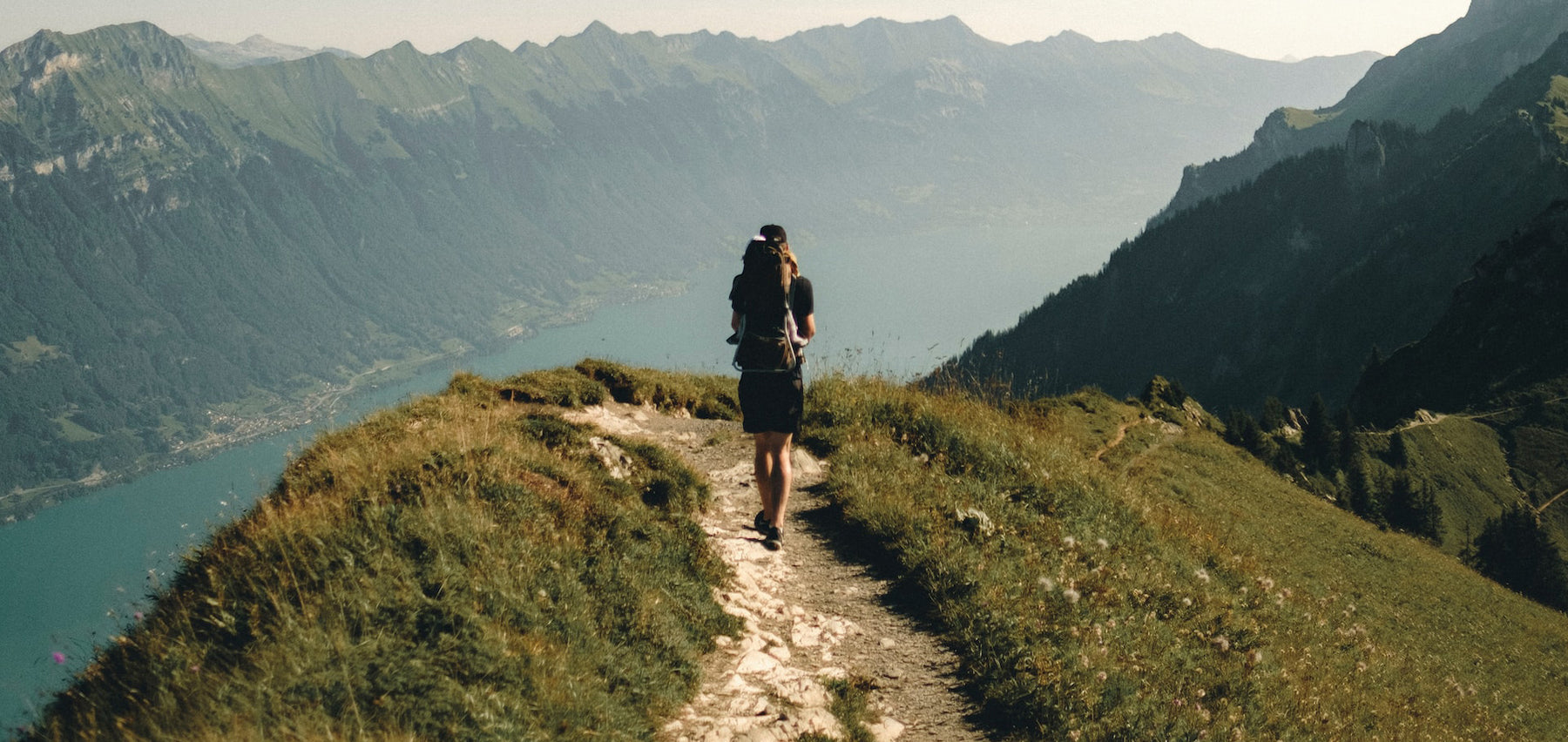 Exploring the Great Outdoors: How GPS Tracking Systems Enhance Your Summer Hiking Experience